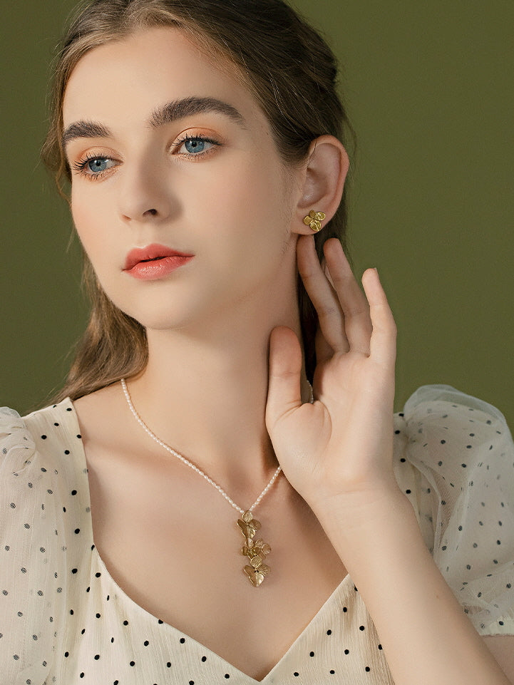 Elegant Women Necklace