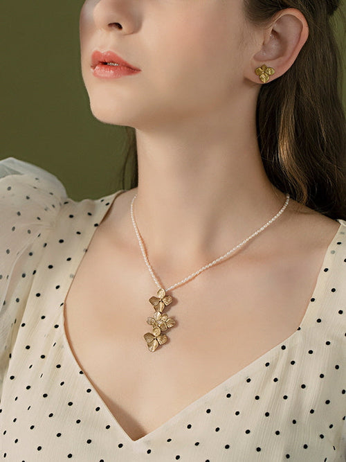 Elegant Women Necklace