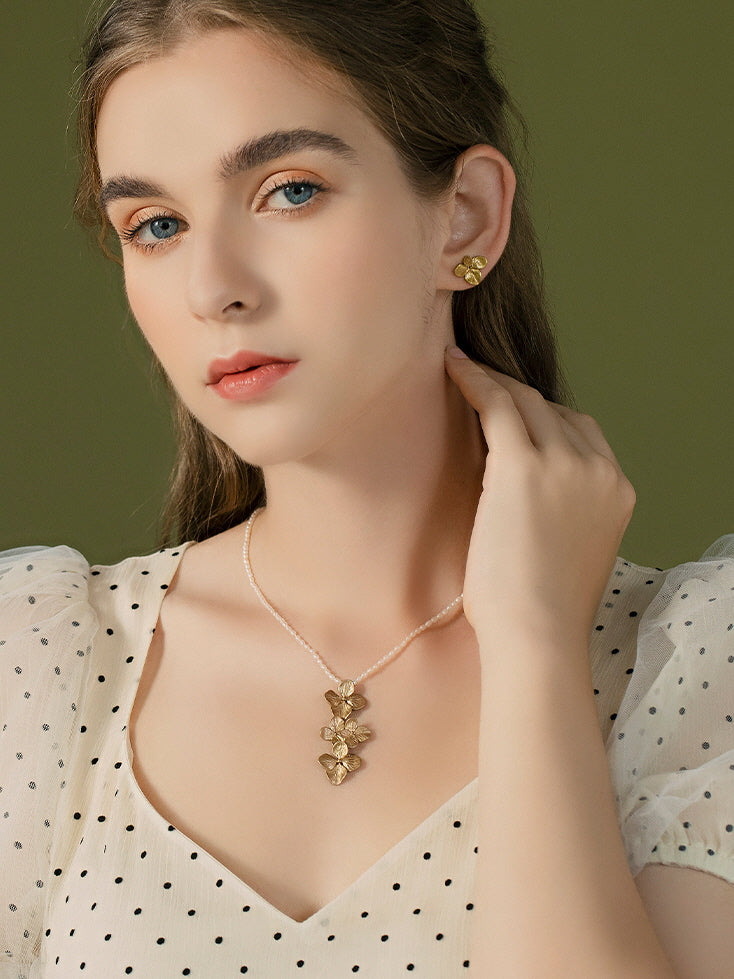 Elegant Women Necklace