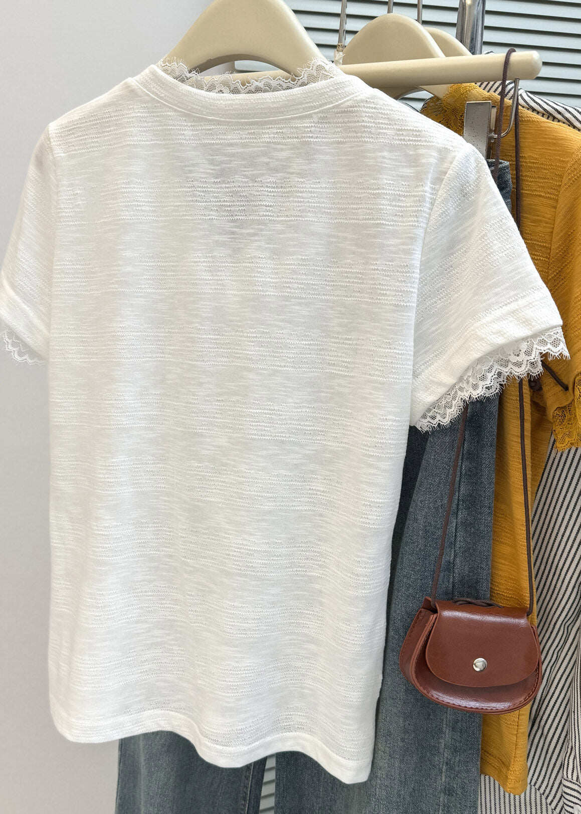 White V Neck Solid Top Short Sleeve