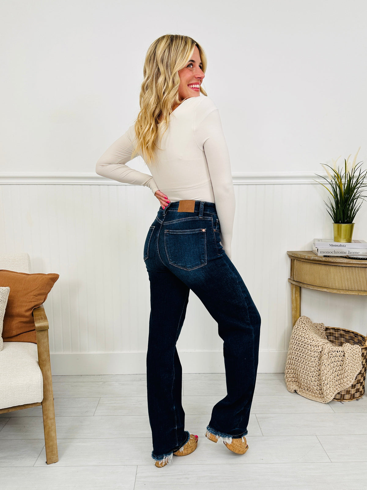 Women’s High-Rise Comfort Stretch Straight Leg Jeans