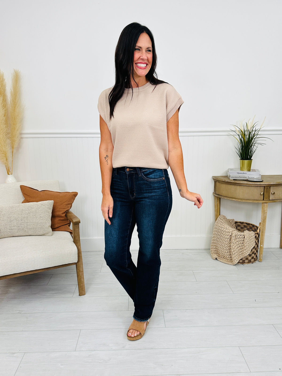 Women’s High-Rise Comfort Stretch Straight Leg Jeans