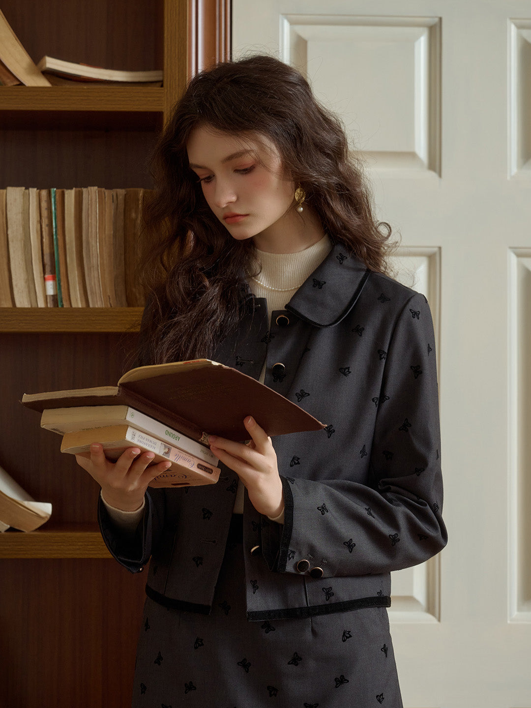 Vintage Peter Pan Collar Butterfly Flocking Pocket Jacket