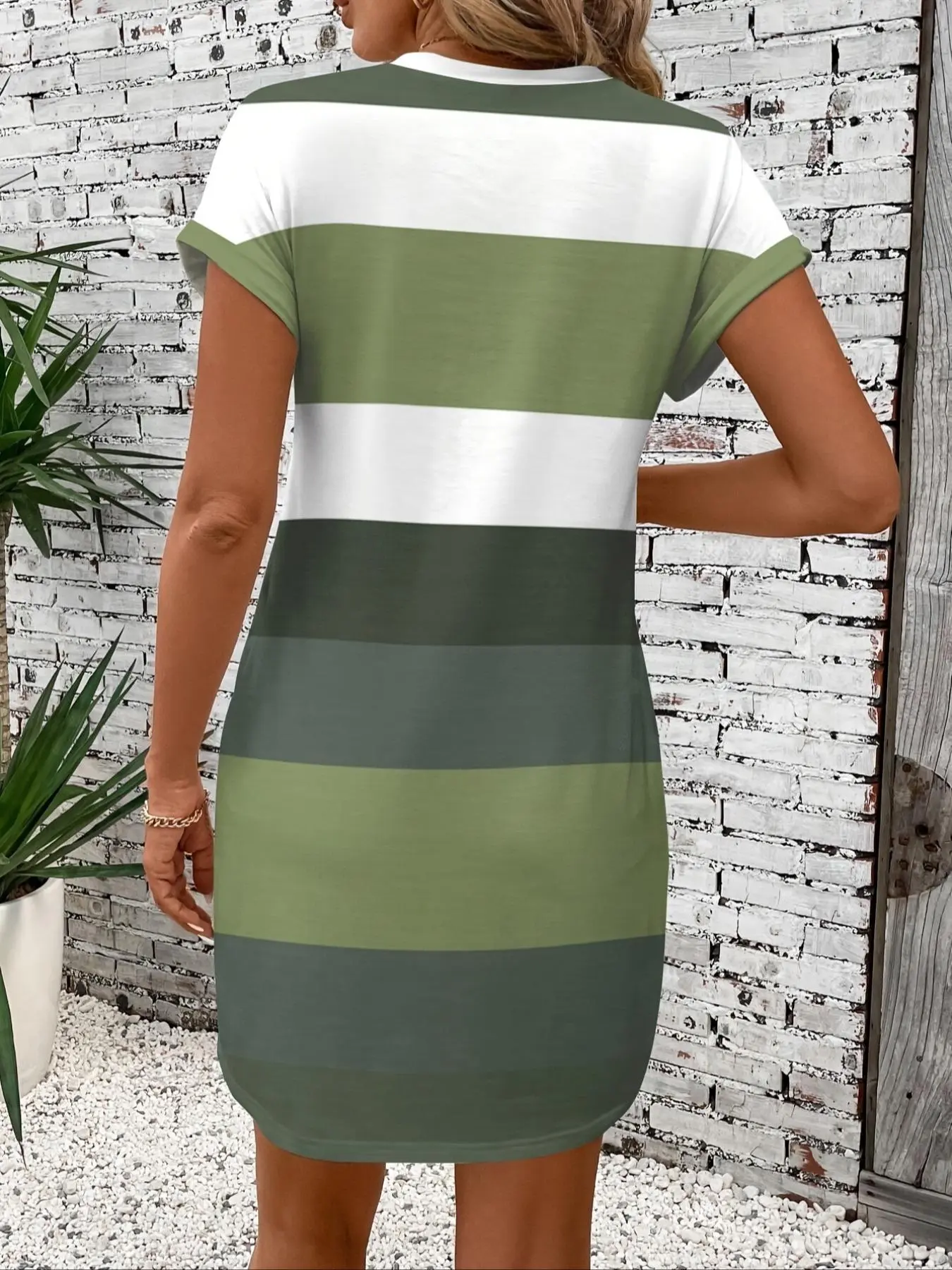 Plus Size Colorblock Striped Print Round Neck Dress