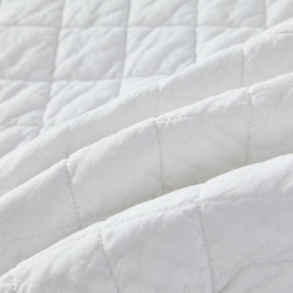 Quilt Bedding Set-White Botanical Flower